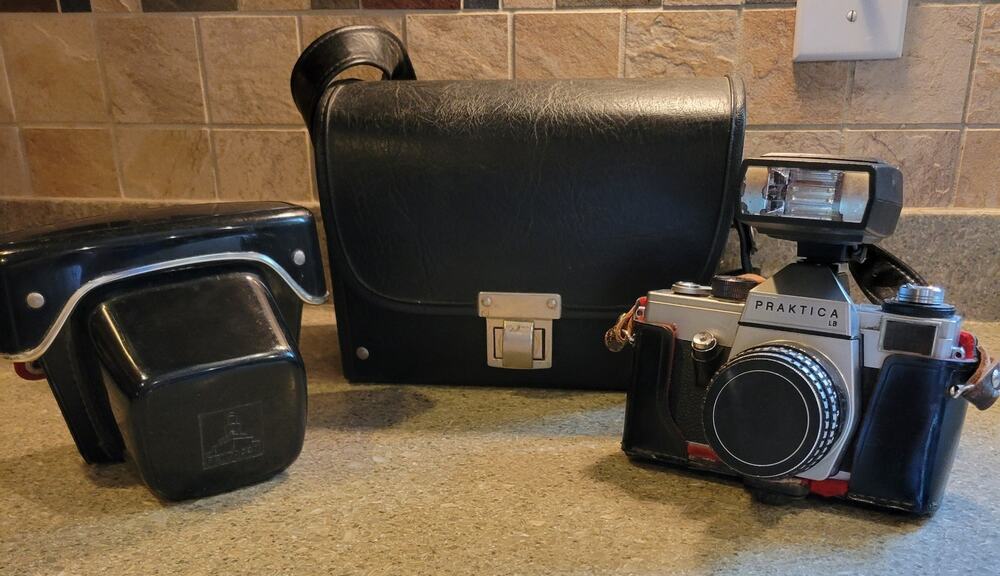 Praktica LB2 35mm SLR Film Camera 50MM F2.8 Meyer-Optik Domipla Hard Case